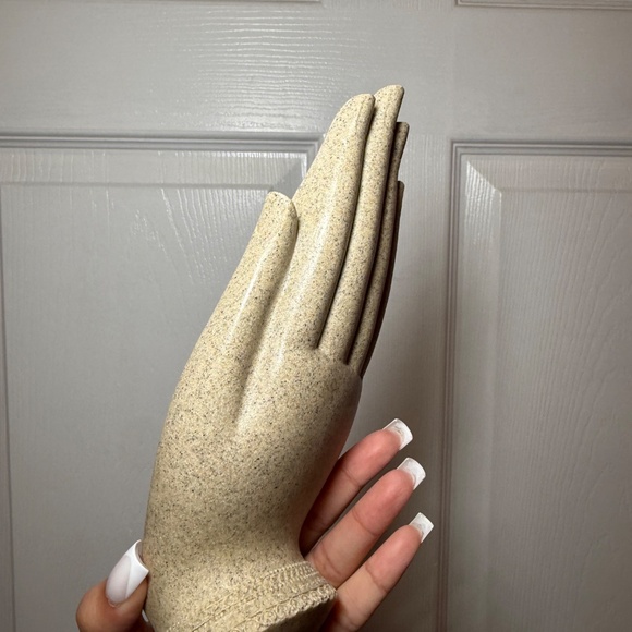 Peaceful ceramic hindu hands - Picture 5 of 6